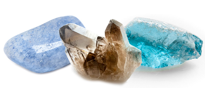Pedras quartzo azul, quartzo fumê e água-marinha
