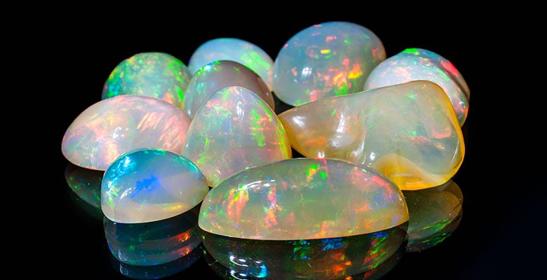 pedrinhas de opala arco iris